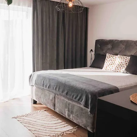 Modern Apartment In Centre, Self Check-In & Free Parking * באנסקה ביסטריצה