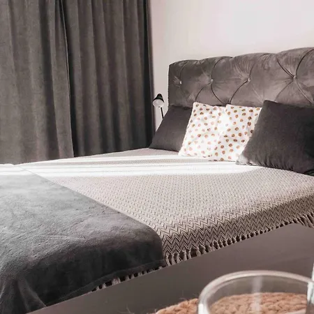 Modern Apartment In Centre, Self Check-In & Free Parking דירה *